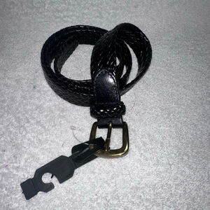 NWOT Women’s Large Talbots Genuine Leather Weaved Braided Belt Brass Buckle Blck